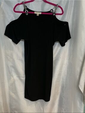 MICHAEL Michael Kors Black Cold-Shoulder Midi Dress with Flutter Sleeves
